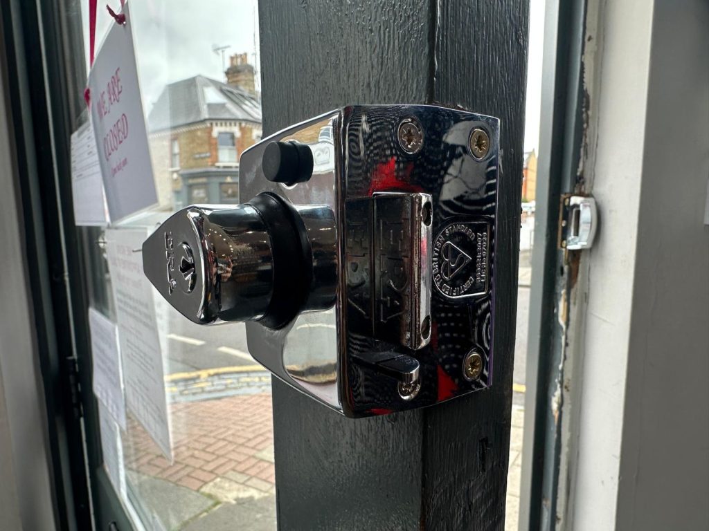 Door latch stuck lokc changed - 17 Redburn St, London SW3 4DA