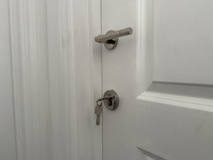 locked-keys-inside-flat-3