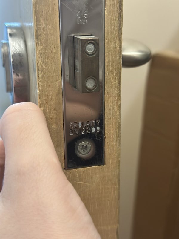 Earls Court - Emergency locksmith services 7 days a week