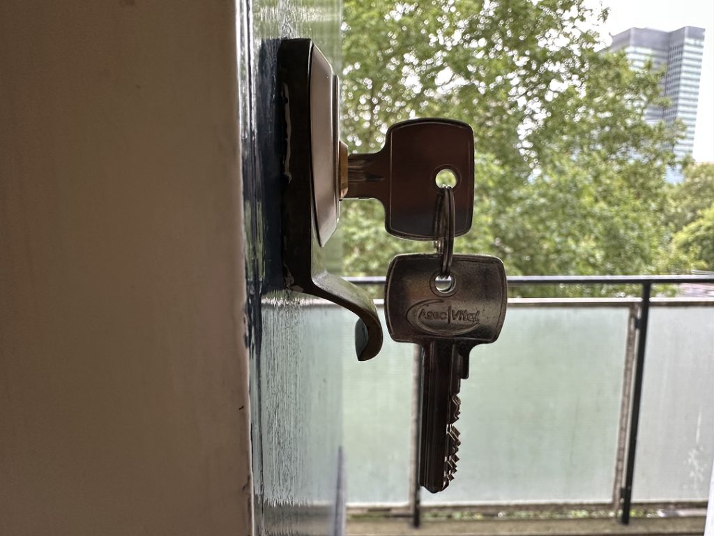 Call the Leading Door Repair Company London